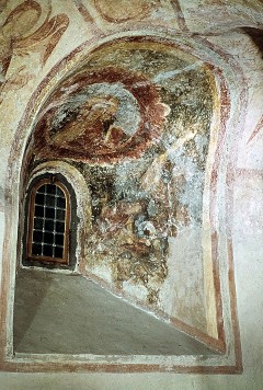 Gewände des nördlichen Fensters: Opferszene unter
Christusmedaillon, Aufn. Löwenstein, Ursula von, 1943/1944