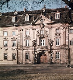 Fassade, Eingangsrisalit, Aufn. Müller und Sohn, 1943/1945