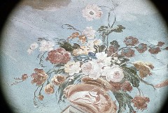 Detail: Blumenvase am Gebälk, Aufn. Löwenstein, Ursula von, 1943/1944