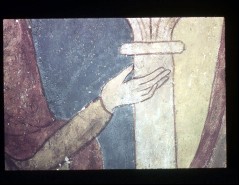 Detail über dem Pfeiler: die linke Hand der Heiligen, Aufn. Voigt, Wolf, 1943/1945