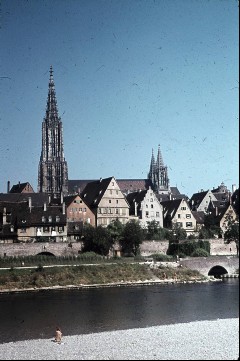 Blick über die Donau auf Altstadt und Münster, von Süden, Aufn. Schmidt-Glassner, Helga, 1944