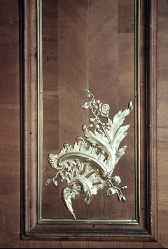 Detail: Rocaille an der Wandpaneele links neben dem Fenster,
unterer Abschluß, Aufn. Cürlis, Peter, 1943