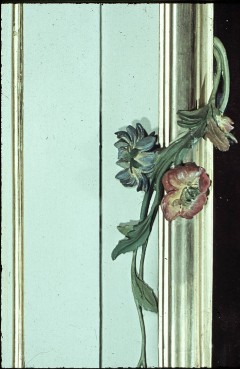 Detail: Blumen an einem Spiegelrahmen, Aufn. Cürlis, Peter, 1943