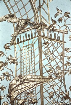 Detail: Gitterwerk mit Vogel über der Südwestecke, Aufn. Cürlis, Peter, 1943/1945
