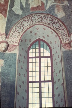 Mittlere Zone: Fensterdekoration (unter den Evangelisten
Lukas und Johannes), Aufn. Tröger, Rudolf, 1943/1945