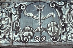 Detail: Rundbild mit zwei Händen und bekröntem Caduceus
(Fide e consilios), Aufn. Schulze-Marburg, Rudolf, 1943/1944