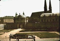 Nach Südosten; Blick auf den Wallpavillon und den
Französischen Pavillon, 1943/1945