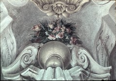 Detail der Attikazone: Blumengefäß, 1943/1945