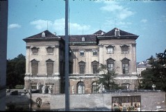 Ansicht einer Seitenfassade, Aufn. Rex-Film, 1943/1945