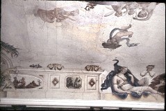 Detail: illusionistische Brüstung mit der gelagerten Juno
mit Pfau und darüber verschiedene mythologische Figuren, Aufn. Schulze-Marburg, Rudolf, 1943/1944