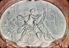 Medaillon: Apollo befreit Pan, 1943/1945